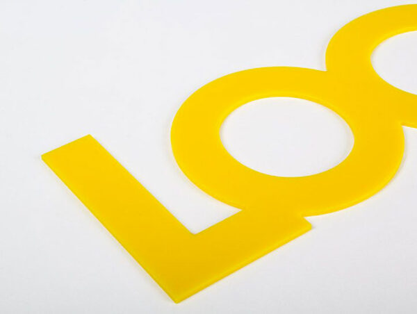 Lettre et logo en plexiglass 3mm