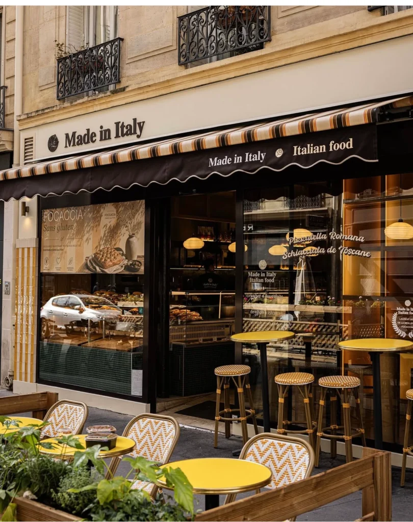 Devanture de la boutique Made in Italy à Paris, enseigne et store créés par Createeve