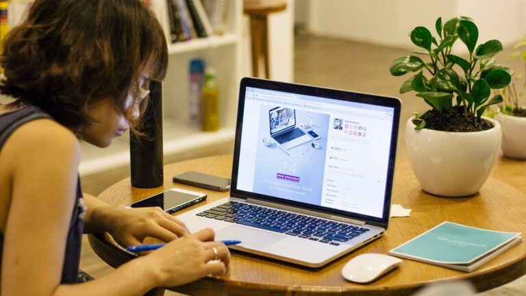 Création de site internet pour restaurant : prix et ce qu&rsquo;il doit contenir